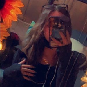 Meet your Posher, Ocianna